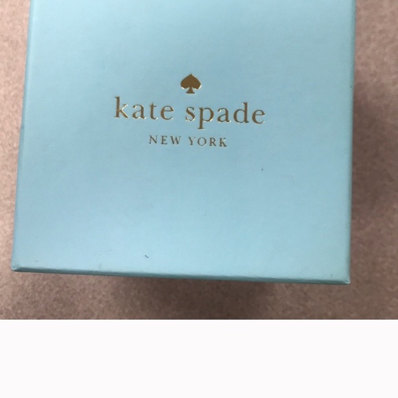 Never wear. Kate spade watch - Picture 5 of 6